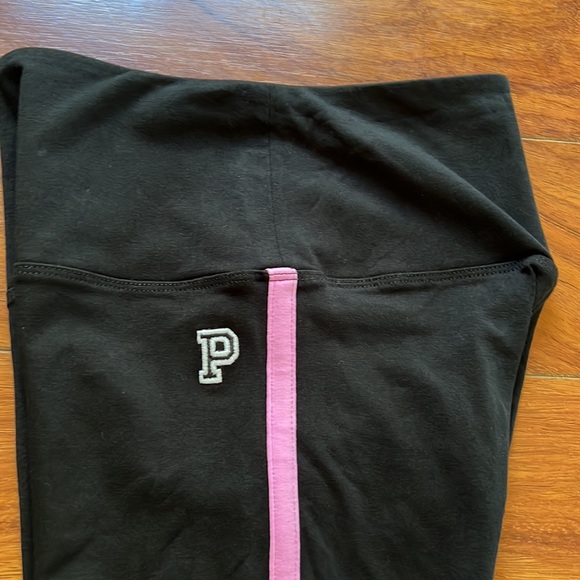 Yoga pants, never worn and still has price tag attached. - Picture 3 of 6